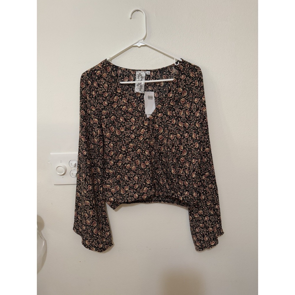 Dry Goods Sadie & Sage Cropped Floral Blouse NWT Women's Size S